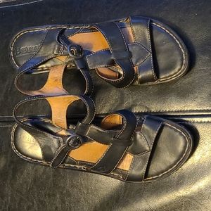 Size 6 Born Sand Wedges